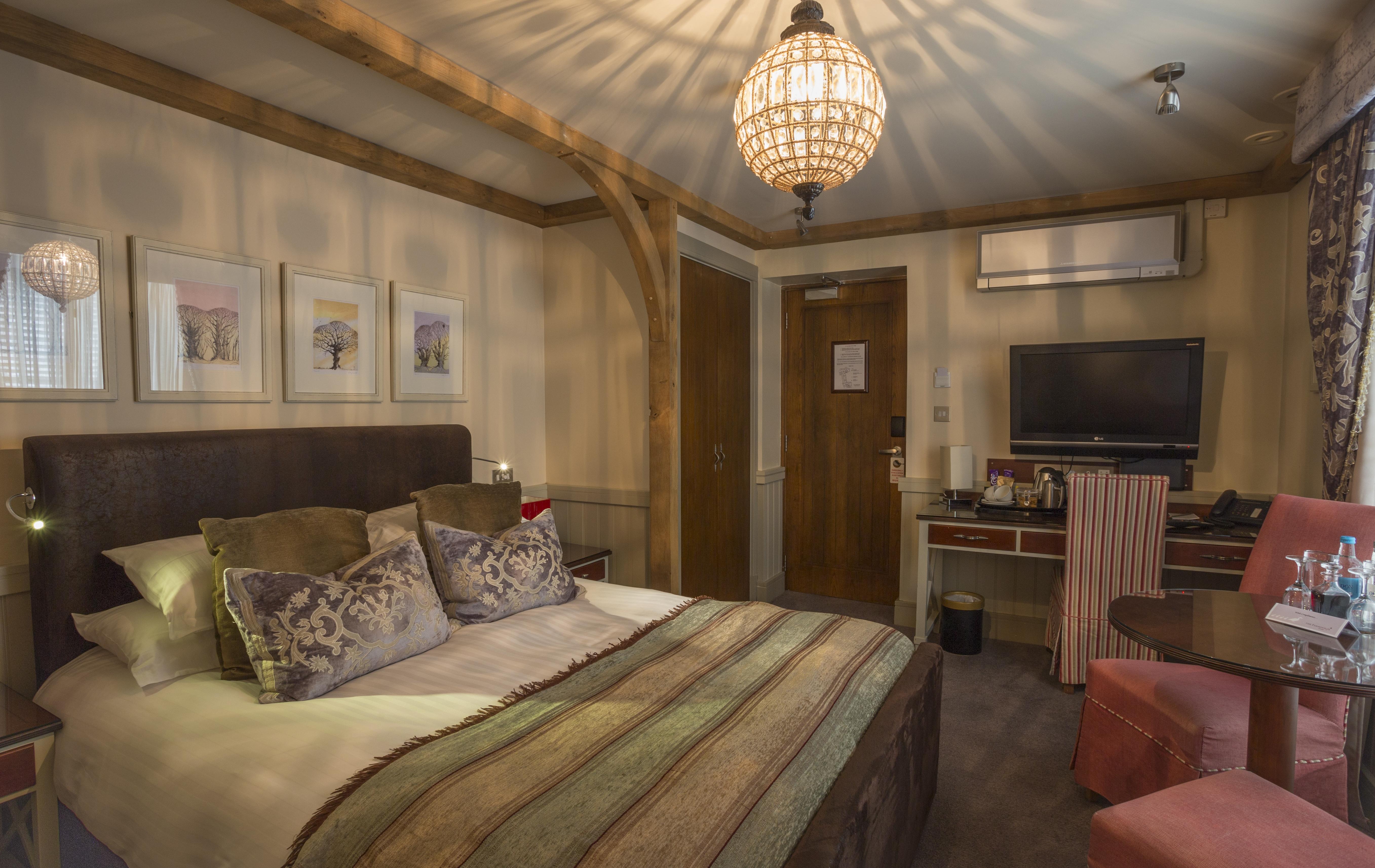 The Farmhouse Hotel And Restaurant Saint Saviour Экстерьер фото