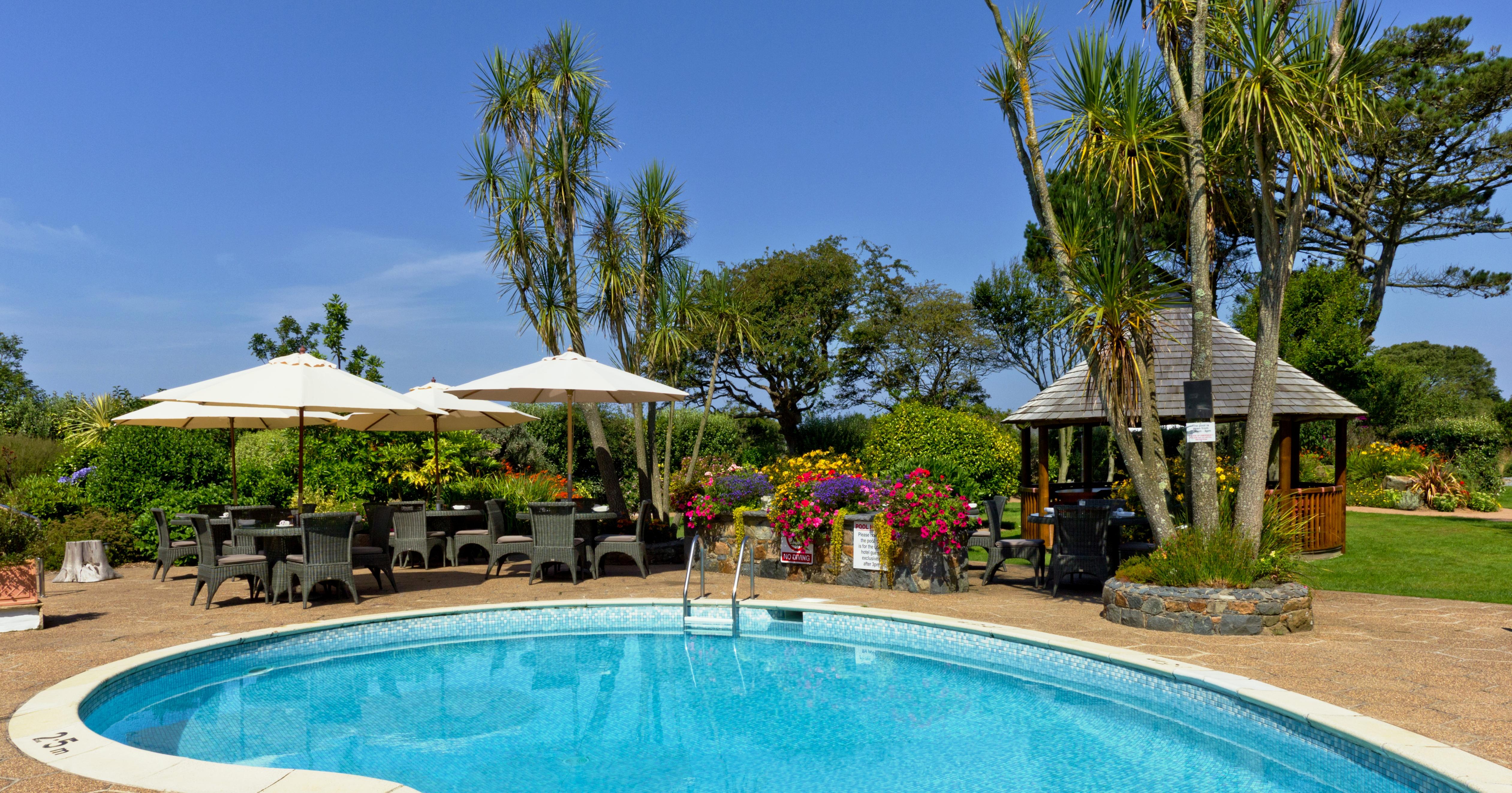 The Farmhouse Hotel And Restaurant Saint Saviour Удобства фото
