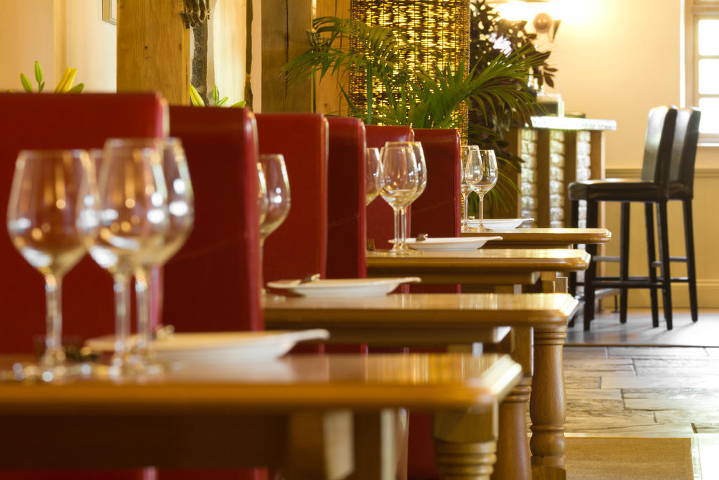 The Farmhouse Hotel And Restaurant Saint Saviour Ресторан фото