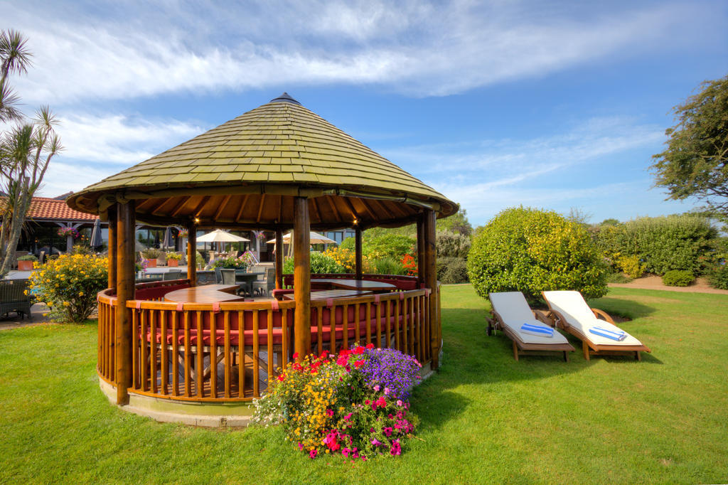 The Farmhouse Hotel And Restaurant Saint Saviour Удобства фото