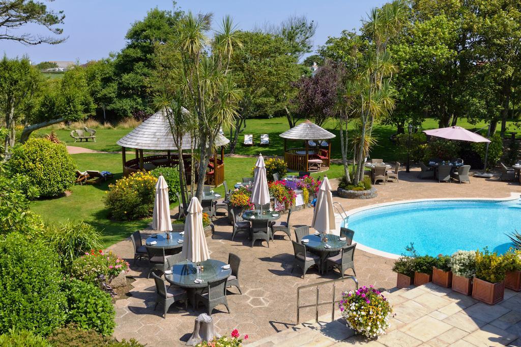 The Farmhouse Hotel And Restaurant Saint Saviour Удобства фото